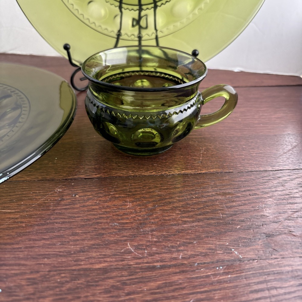 Vintage INDIANA GLASS Green KINGS CROWN Thumbprint Set of 4 Snack‎ Plates w/Cups - Picture 4 of 9
